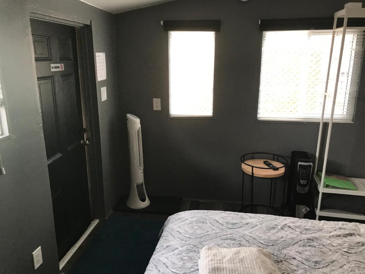 Love-Nest With Private Hot Tub Торонто Екстер'єр фото