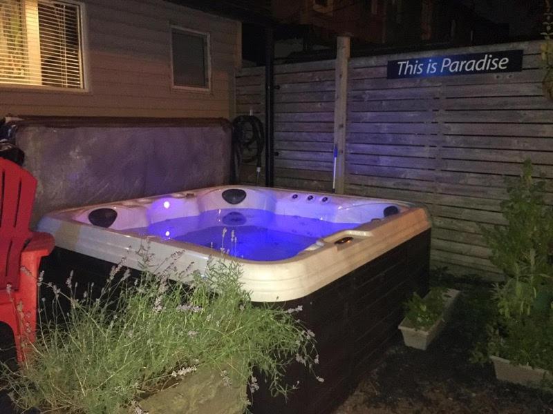 Love-Nest With Private Hot Tub Торонто Екстер'єр фото